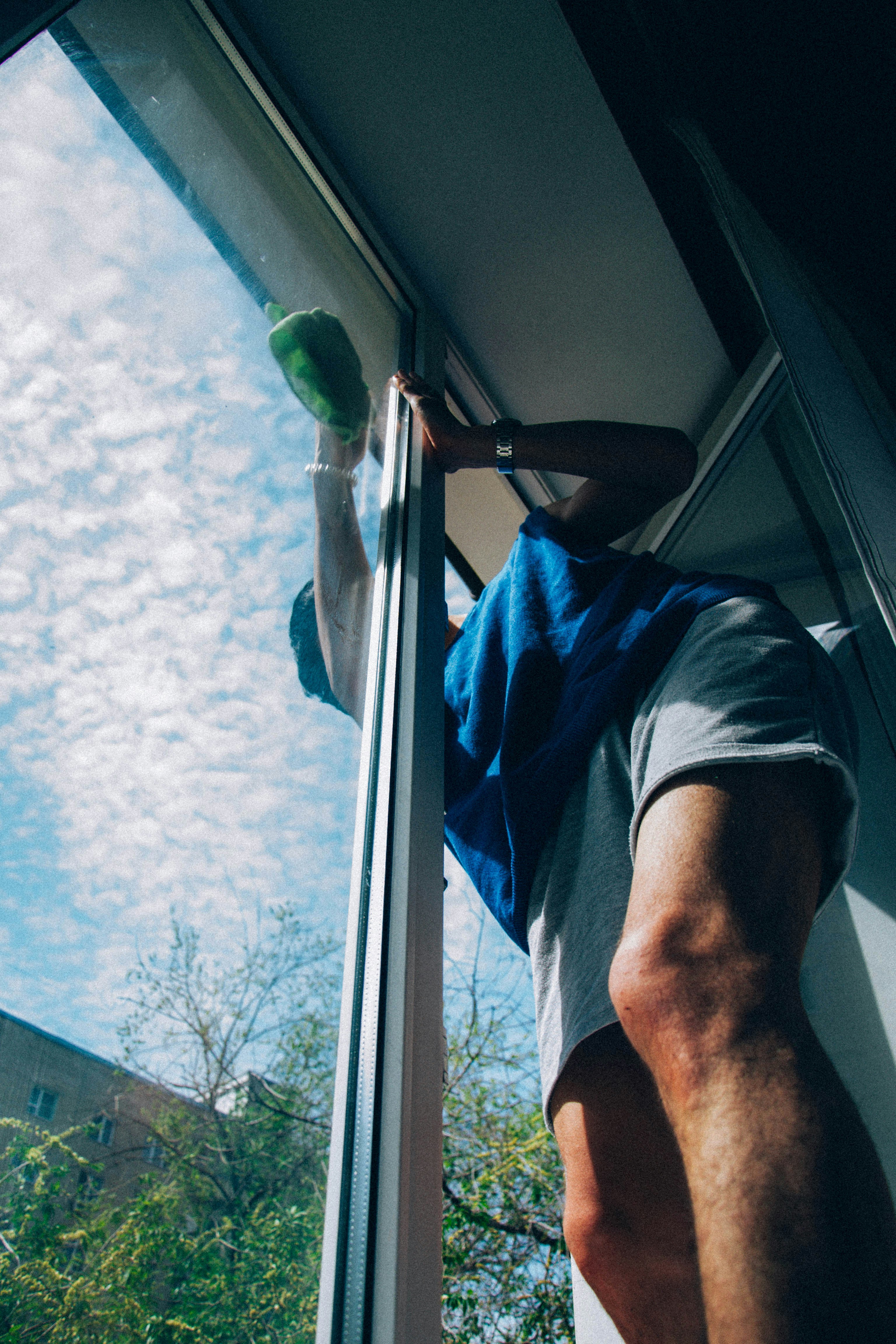 What is the most common type of windows cleaned by professionals in Hobart?